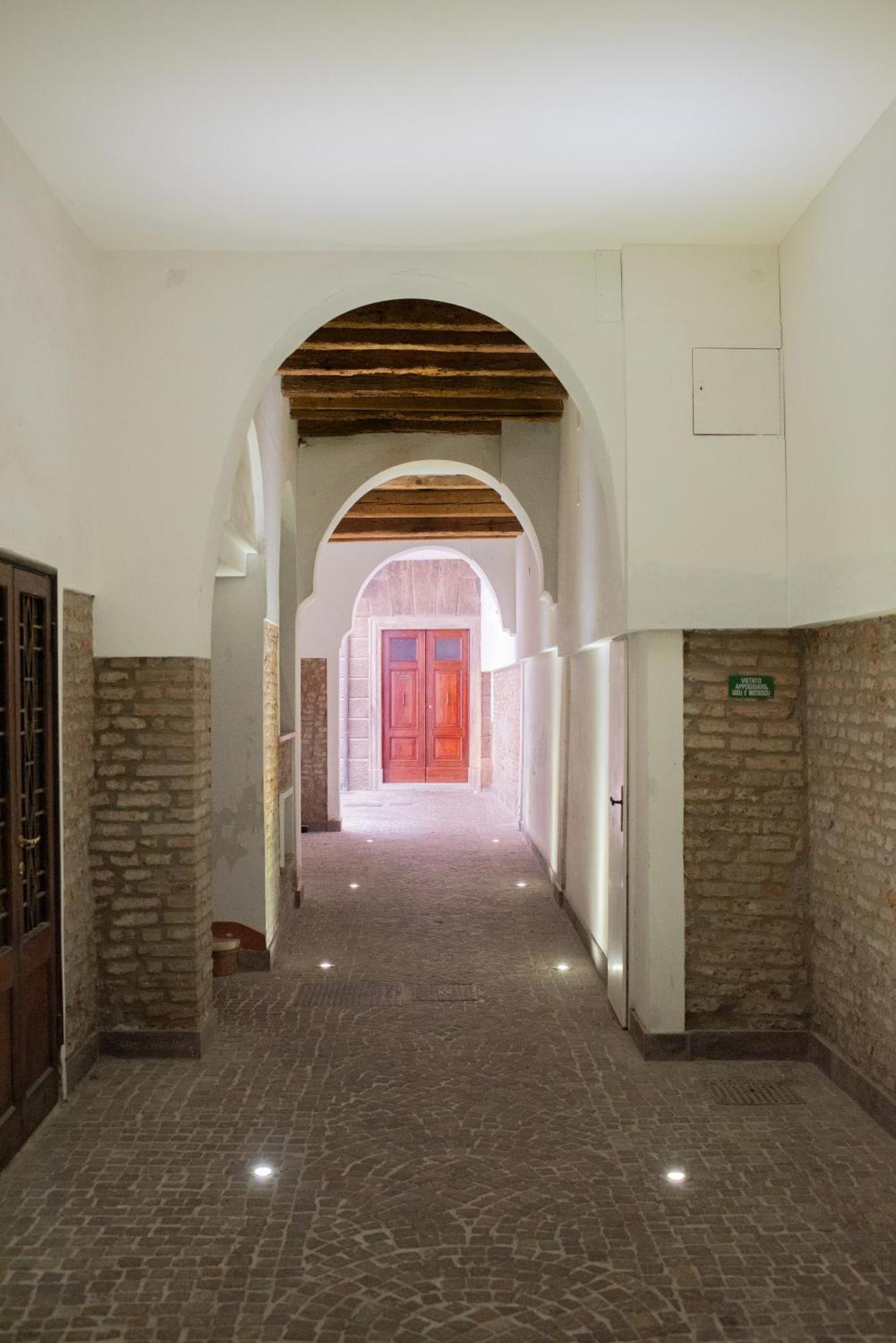 Corte Degli Estensi, Romantica Mansardina Ferrara Exteriér fotografie